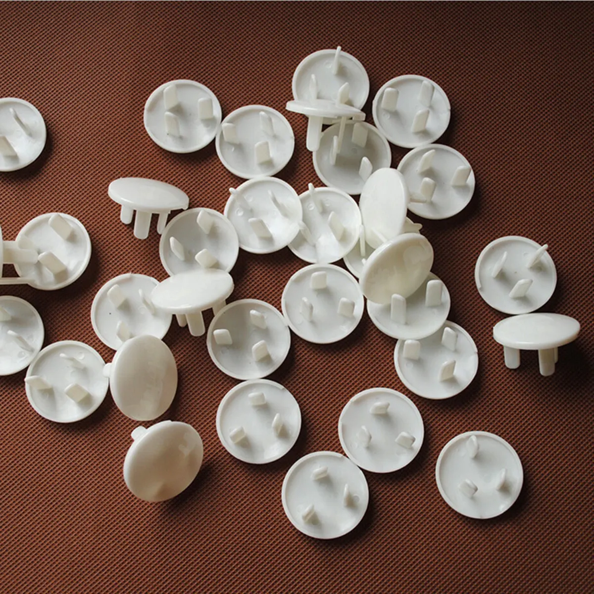 

10Pcs Children Safety Outlet Covers Power Socket Protective Covers 3 Holes Baby Proofing Electrical Leakage Protection