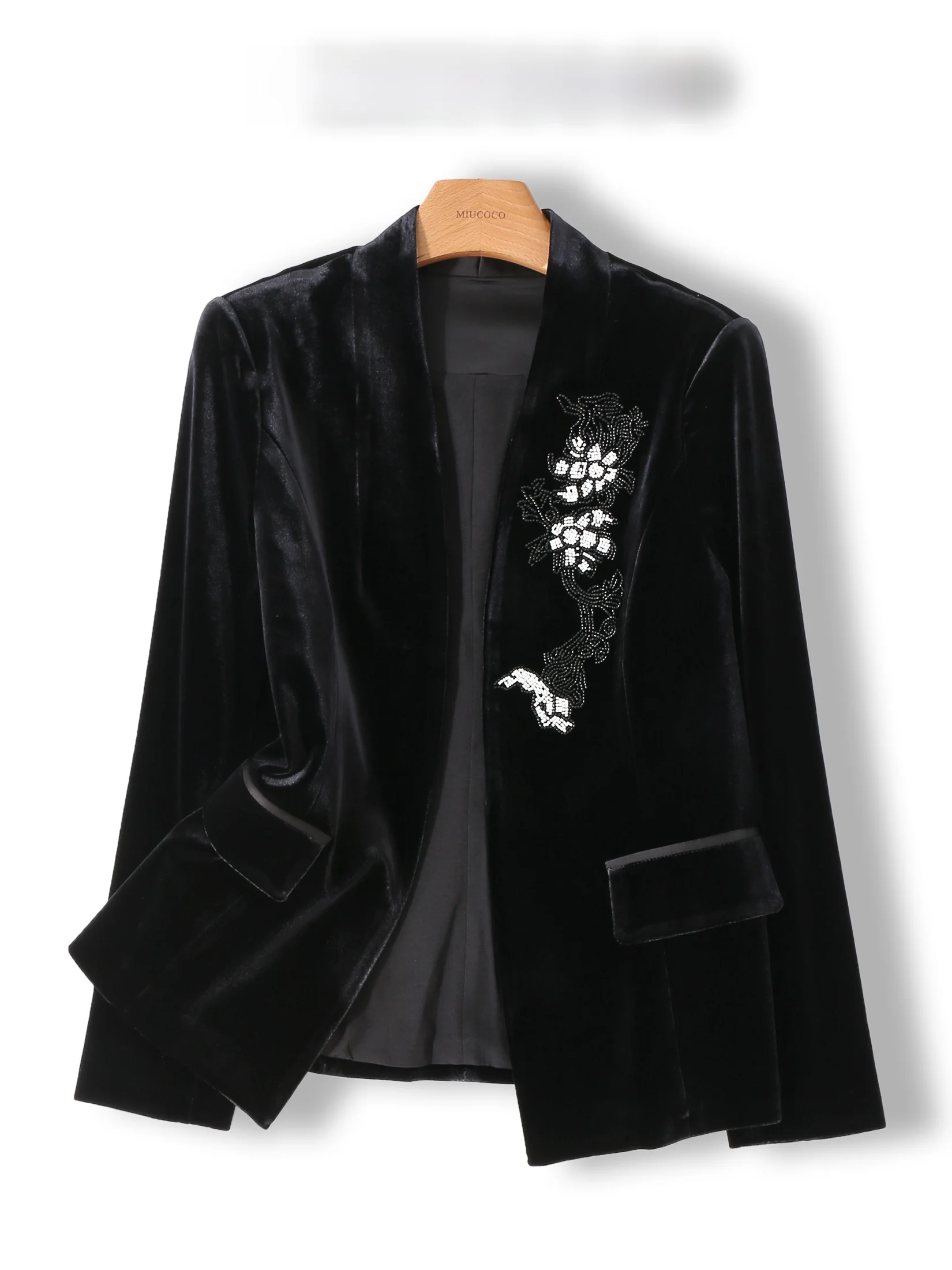 Elegant Velvet Long Sleeve Embroidered Suit Jacket Women's Fashion Commute Style Slim Fit Vintage Feel Autumn Outerwear