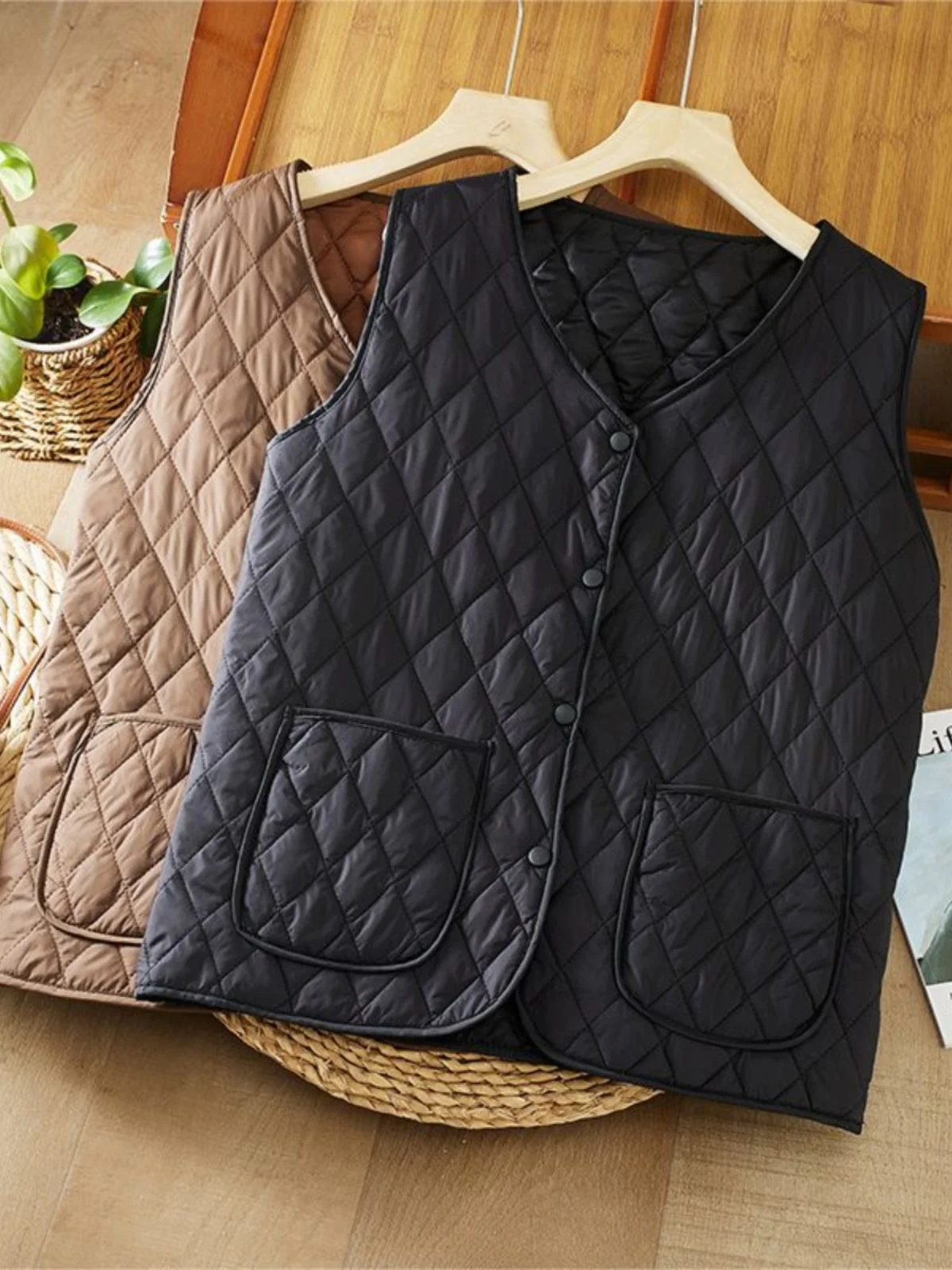 

Легкий женский утепленный жилет большого размера из хлопка, осенне-зимняя новинка, теплая верхняя одежда, жилет-майка с V-образным вырезом