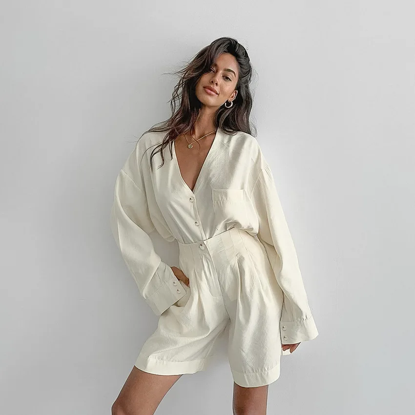 

Autumn casual beige loose fashion temperament long-sleeved shorts two-piece set Z466