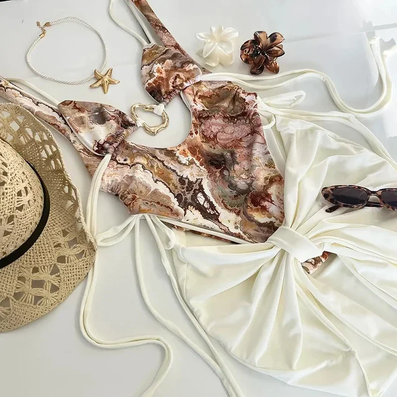 Aushöhlen 3-teiliges Bikini-Set für Damen, sexy Dreieck, einteiliger Badeanzug, Kordelzug, Minirock, 2025, neuer Strandmode-Bikini