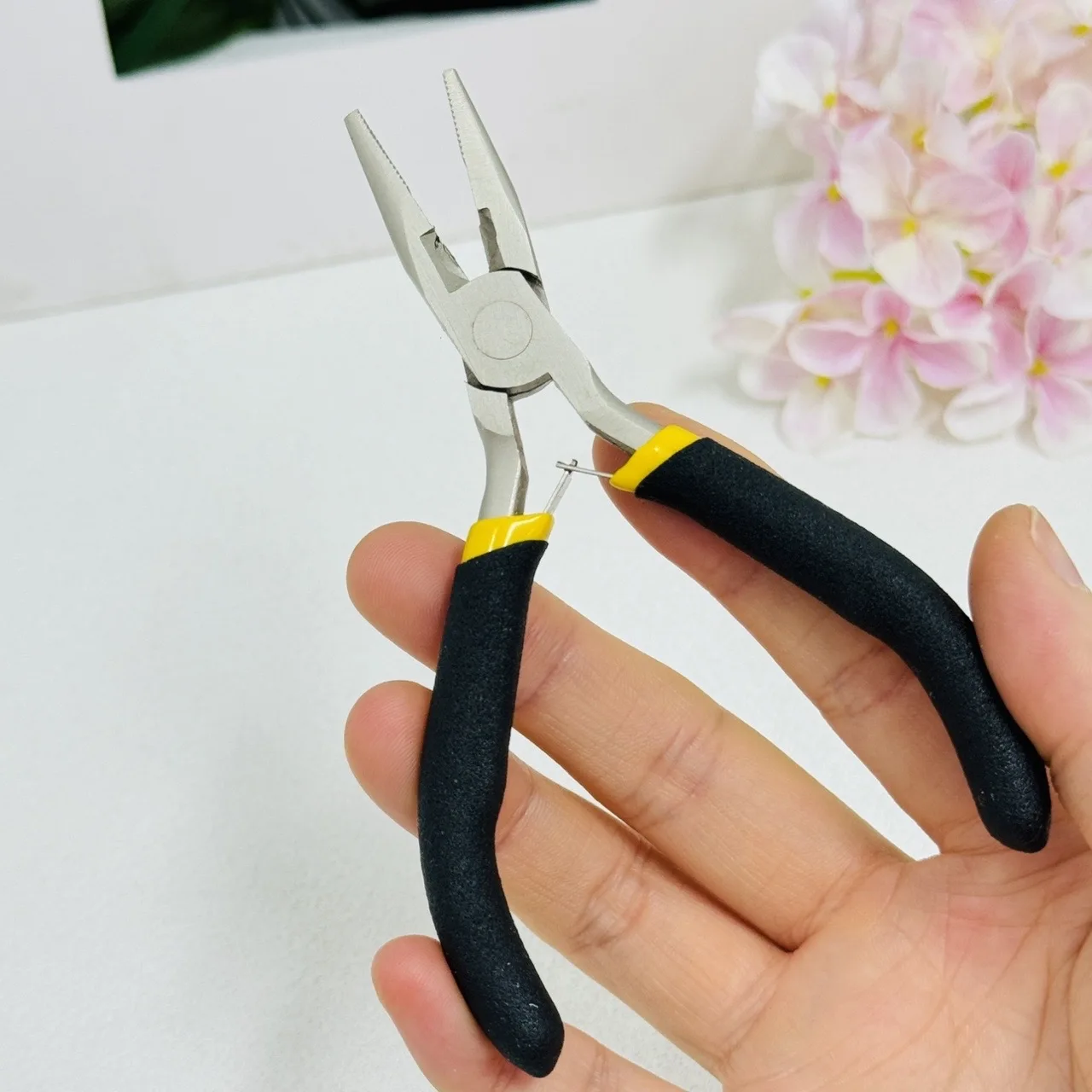 1Pcs Portable Durable Carbon Steel Forging Jewellery Pliers Light Weight Mini Pliers Hand Tools Round Flat Long Nose Pliers
