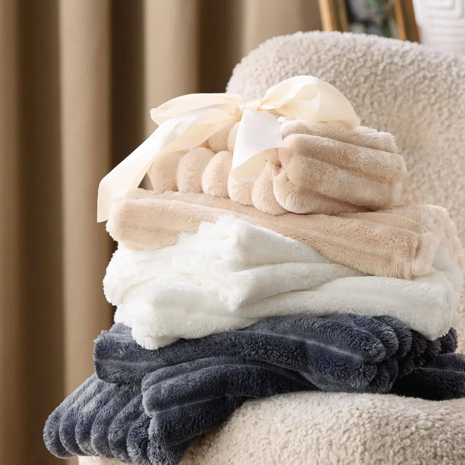 Ultra Soft Flannel Duvet Cover Set Queen Size, Warm Winter Bedding with Striped Pattern, 3 Pieces