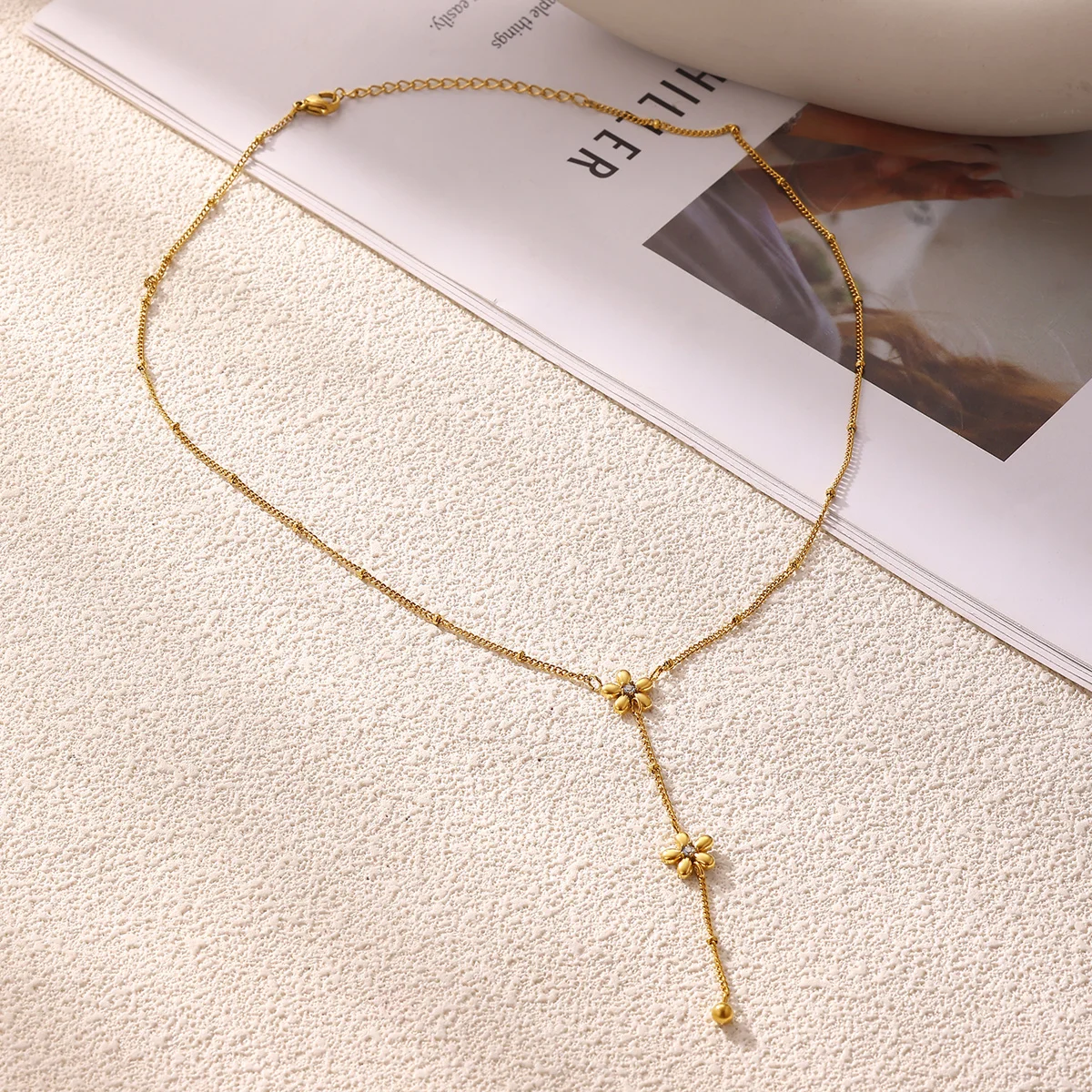 Zarte goldfarbene Edelstahlkette für Damen, Y-Lariat mit Zirkonblume, Vintage-Transparenthorn-Anhänger, ästhetisches Geschenk – Detail 6