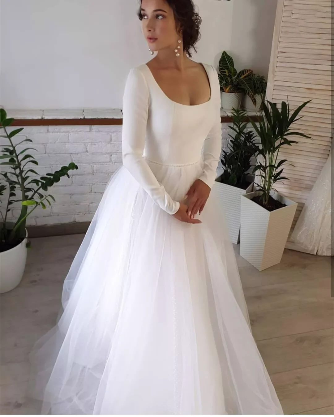 Customized Long Sleeves Wedding Dresses A Line Square Collar Illusion Back Wedding Dress Button Wave Point Tulle Bridal Gown