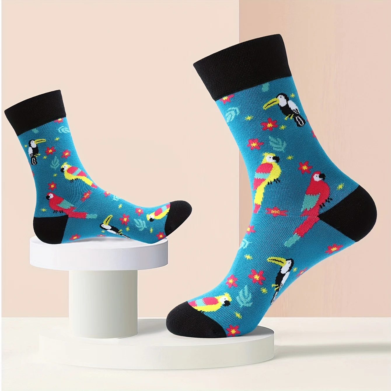 A pair of blue parrot print patterns Personal style Tide socks suitable for Christmas Valentine\'s Day gifts on Halloween