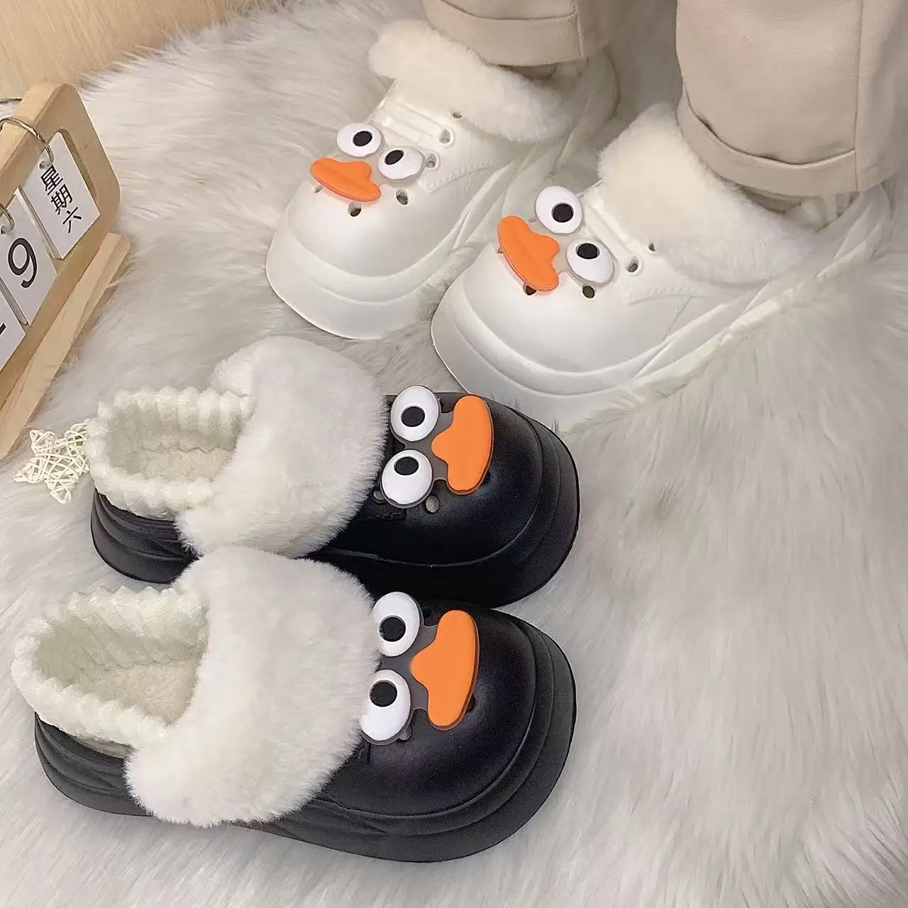 

European and American Style Furry Slippers for Women, Plush Clogs with Big Eyes, Thick-Soled, Closed-Back, Non-Slip, Height-Increasing, Comfortable and Stylish