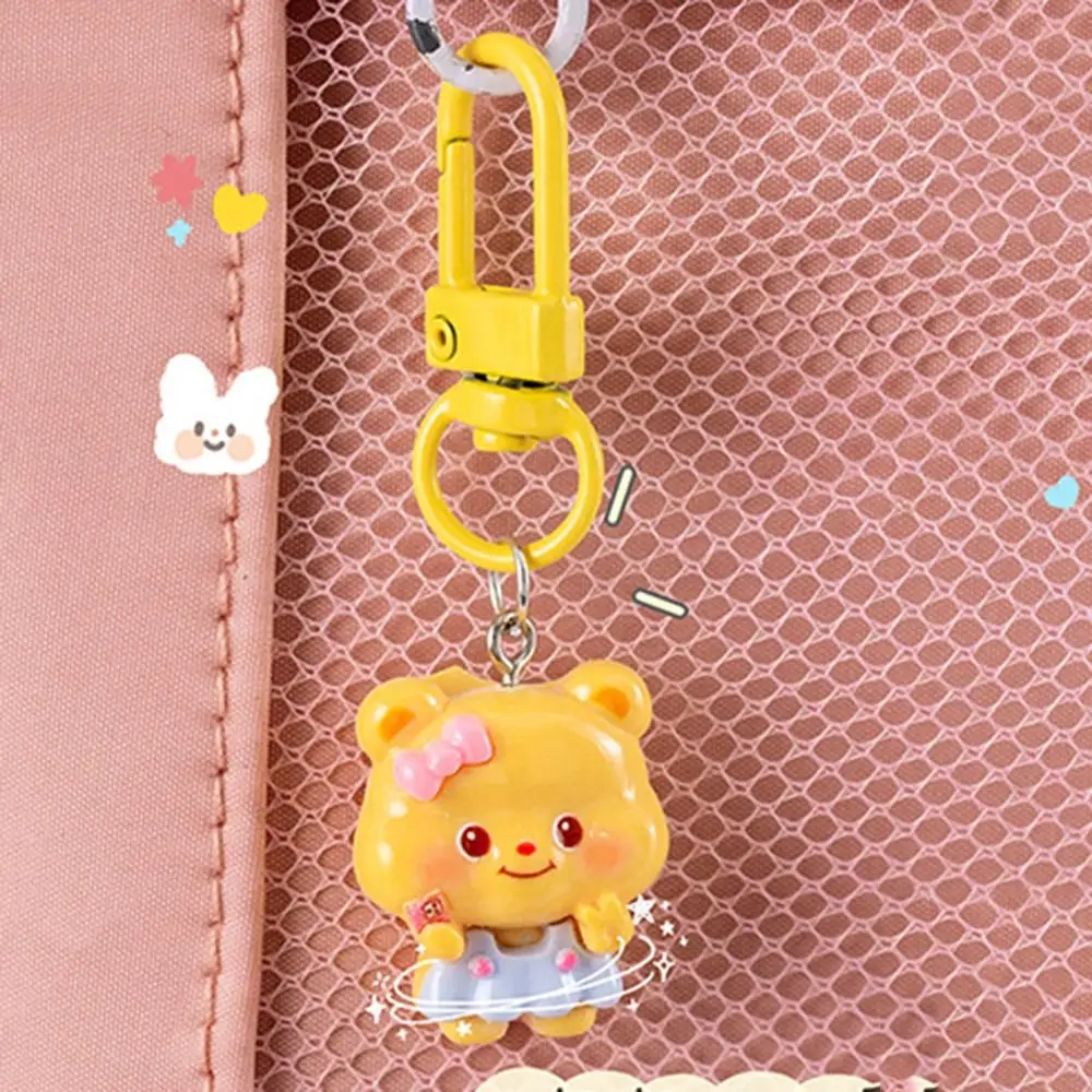 Подвеска в виде медведя из смолы