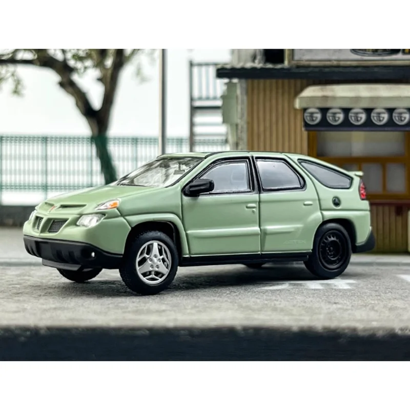 GOC Diecast 1/64 Scale Pantiac Aztek รถคอลเลกชันรุ่นของเล่นเครื่องประดับตกแต่ง