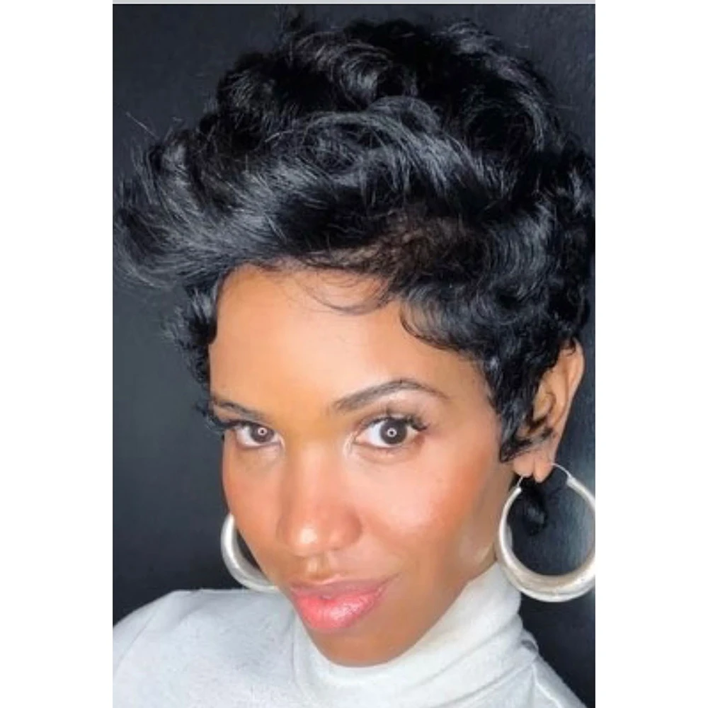 Parrucca corta con taglio pixie Parrucca per capelli umani ricci a onda sciolta con attaccatura dei capelli pre pizzicata per le donne Parrucca brasiliana per capelli Remy Protezione fatta a macchina