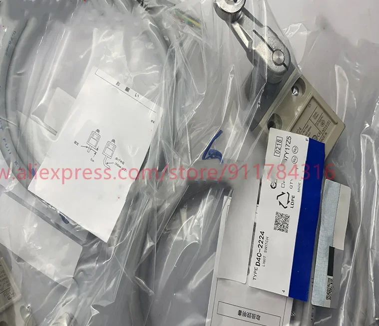 2pcs New High quality stroke switch D4C-1620-P D4C-1424 D4C-3227-P D4C-3227