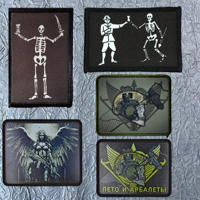 

Bartholomew Roberts Pirate Flag Patches on Clothes Black Sails Skull Print Stickers Hook and Loop Tactical Backpack Patch