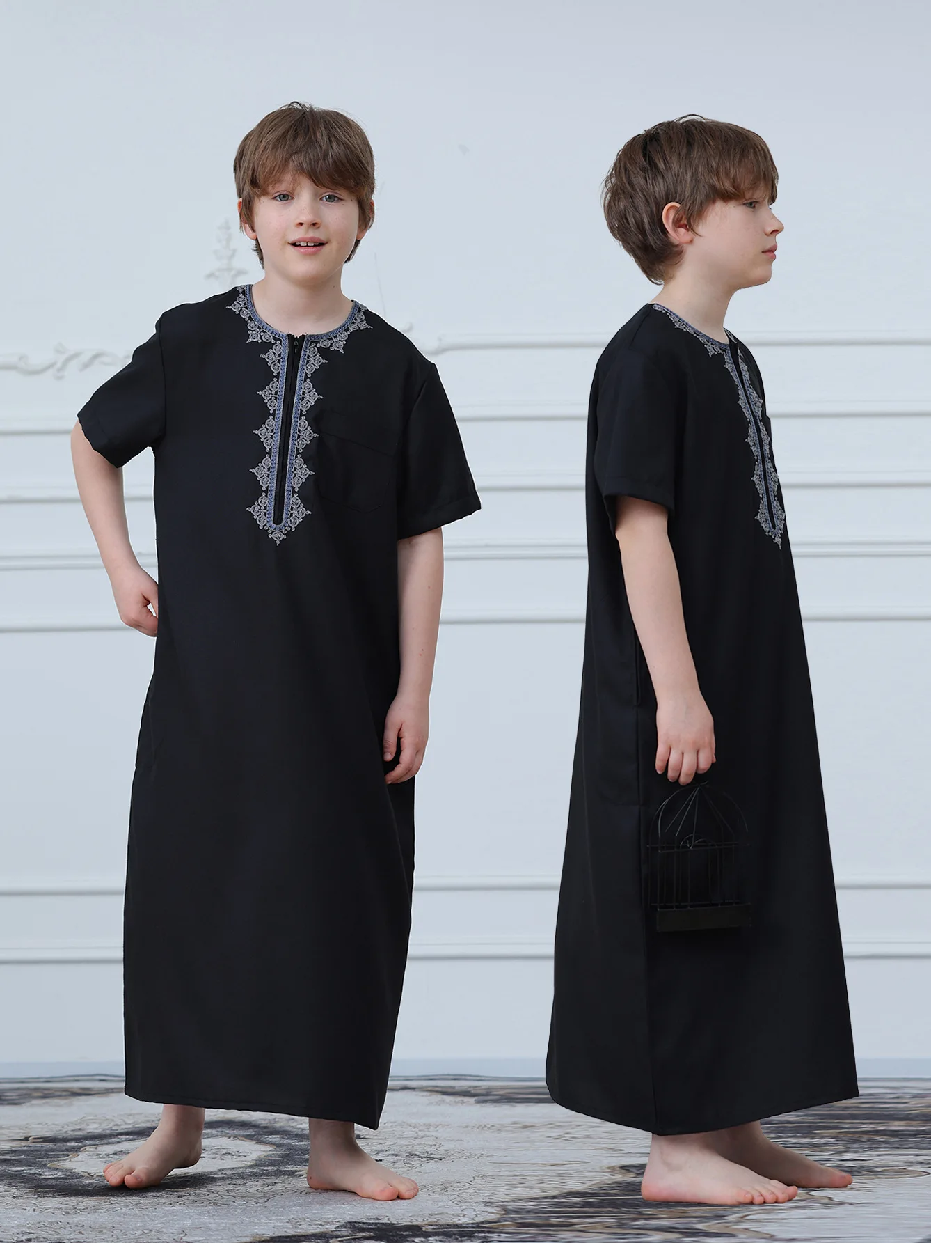

Boys Islamic Jubba Short Sleeve Round Neck Ethnic Embroidery Soft Fabric Kids Muslim Thobe Robe For Daily Prayer Eid Occasions