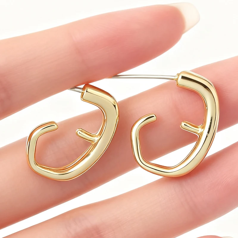 جديد شيك G-رسالة المرأة وأقراط الذهب اللون المعادن هندسية بيان تصميم فريد أقراط غير عادية للنساء 2026 جديد