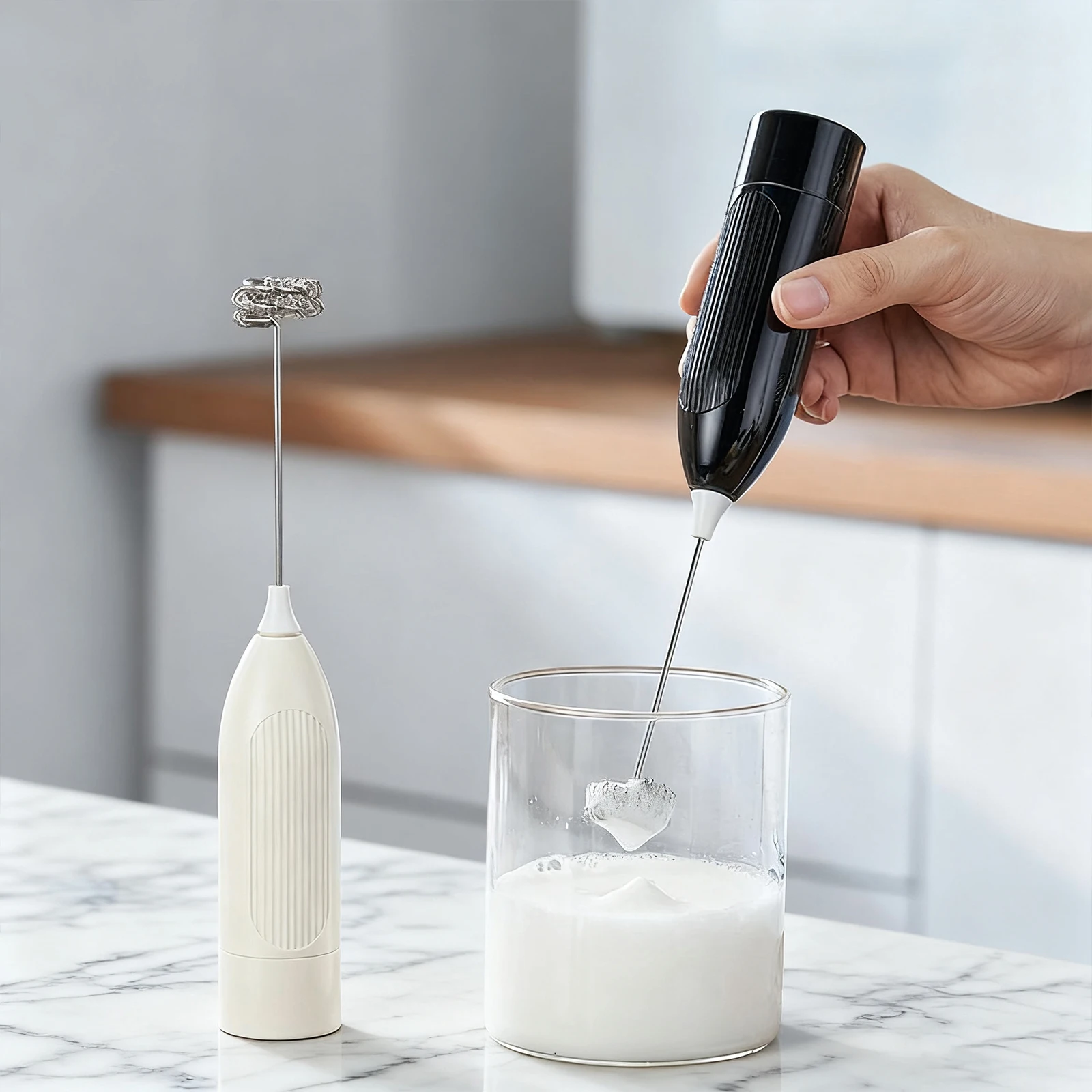 أداة خلط المطبخ الصغيرة المحمولة لصانع رغوة الحليب والقهوة، اختيار هدية ممتاز لحفلات الانتقال لمنزل جديد