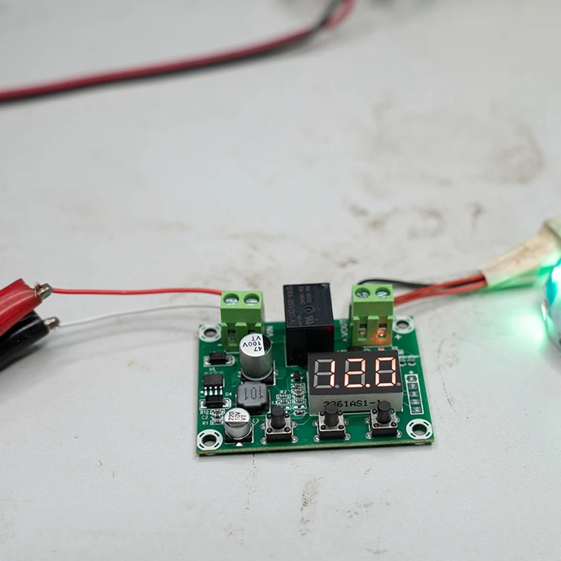 Módulo de protección de voltaje CC de batería de ABFT-3X 6V-80V Placa de protección de salida de desconexión de batería de bajo voltaje de alto voltaje