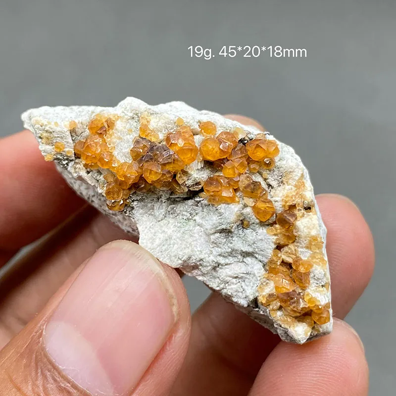 100% natural Fanta color garnet rough crystal mineral specimen Pendant specimen gem collectibles
