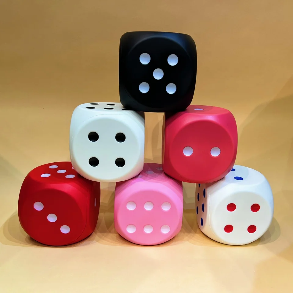 Lot de 10 dés polyédriques à 8 faces D8 pour jeux de table de fête (couleur : jaune Lot de 10 dés polyédriques à 8 faces D8 pour jeux de table de fête (couleur : jaune