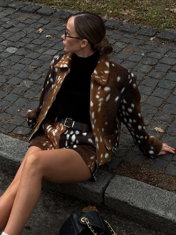Bambi Deer Print Faux Fur Shor - Winter Clothing Deals 评论和价格