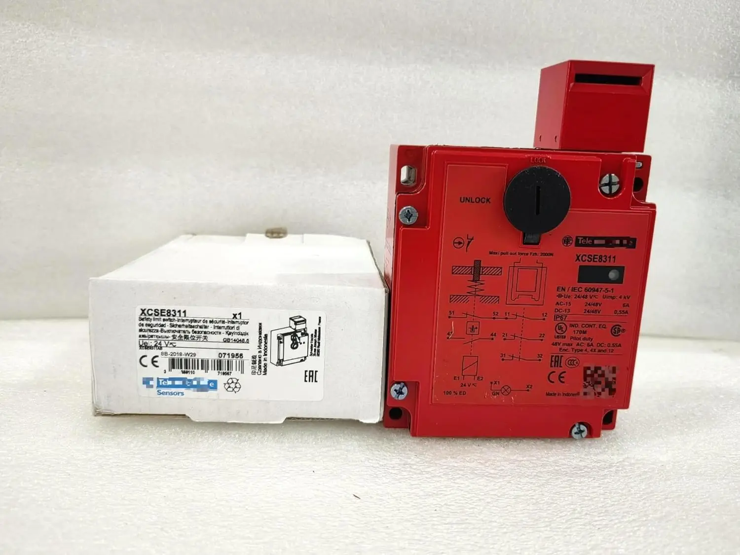 

XCSE8311 Выключатели безопасности XCS, металл XCSE, 3 НЗ, медленный разрыв, 2-ходная коническая Pg 13, 24 В