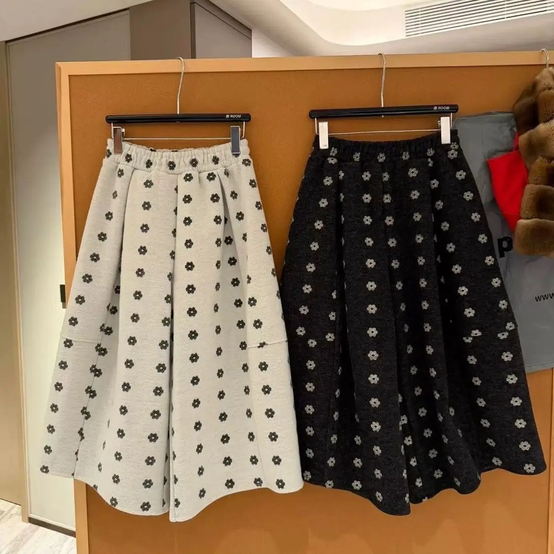 2025 الشتاء الرجعية زهرة الصوف ألف خط بنطلون المرأة فضفاضة سليم تويد بنطال ذو قصة أرجل واسعة اقتصاص السراويل منتصف