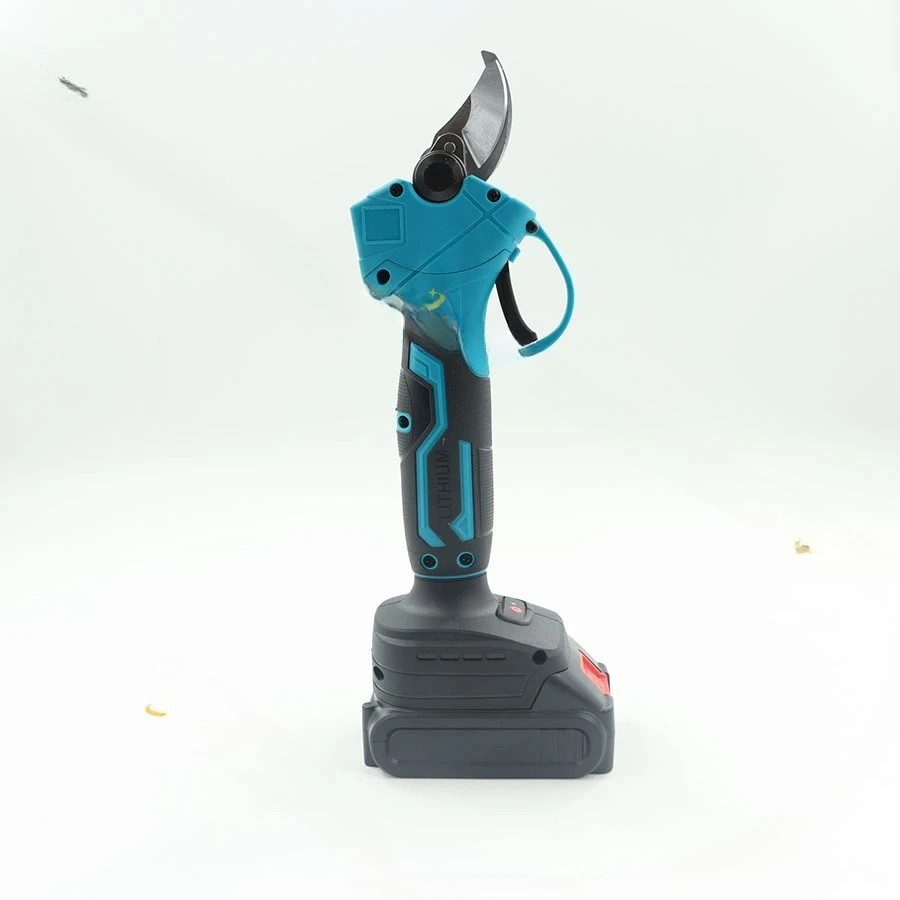 

Large capacity lithium battery pruning shears