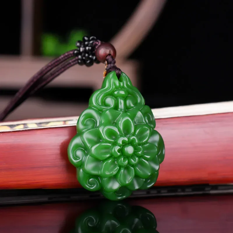 Chińska naturalna zieleń Jade słonecznik naszyjnik ręcznie rzeźbiony charms jadeit biżuteria moda Amulet prezenty dla kobiet mężczyzn