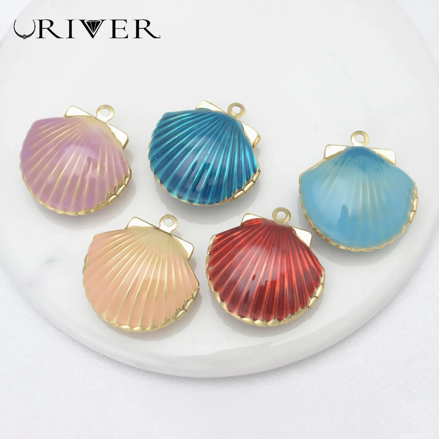 LJRIVER 4 Pieces Trendy Multicolor Scallop Charms for DIY Jewelry Accessories Enamel Shell Necklace Pendant Openable Accessories