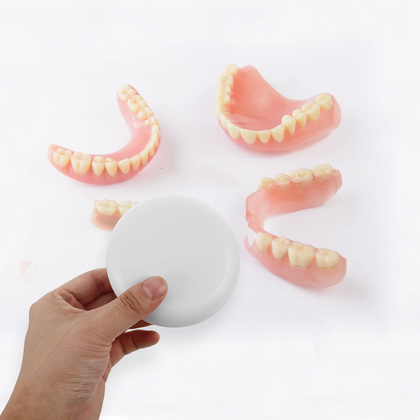 

Braces Storage Box Month Supply Case Cute False Teeth Container Mouth Retainer Dust-proof
