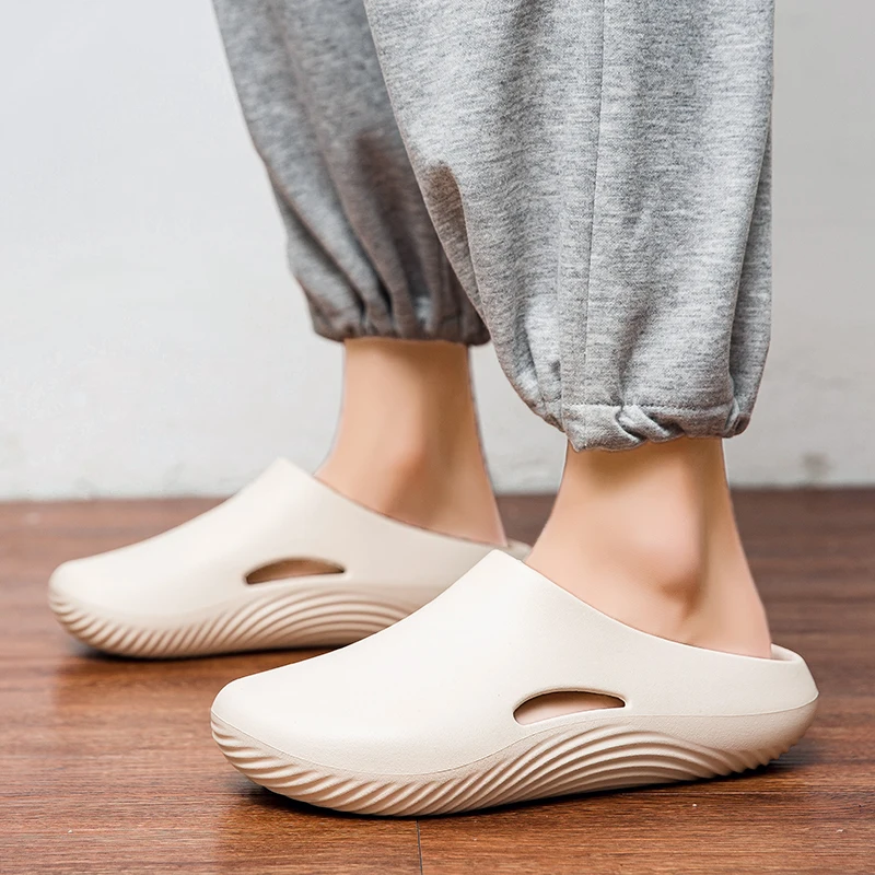 

Popular plus-size men's baotou hole shoes, men's lazy chef shoes, thick-soled-like labor protection shoes, beach slippers