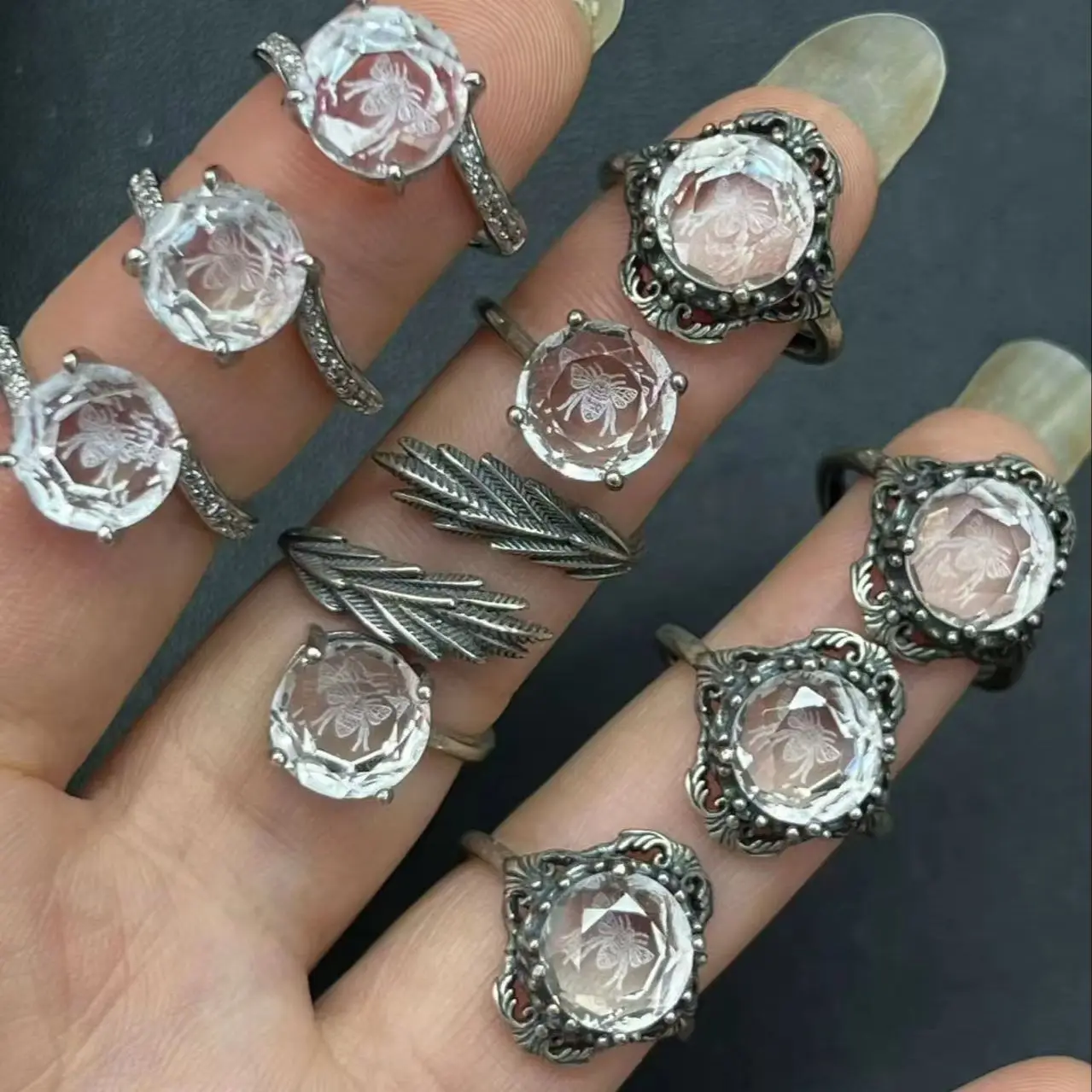 anillo-de-plata-925-con-cuarzo-natural-transparente-diseno-de-curacion-con-abeja-hecha-a-mano-ideal-para-regalo