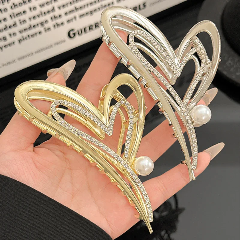 Metal Irregular Heart Pearl Crystal Hair Clip for Women Hollow Out at the Back of the Head Fashionable Hair Accessory