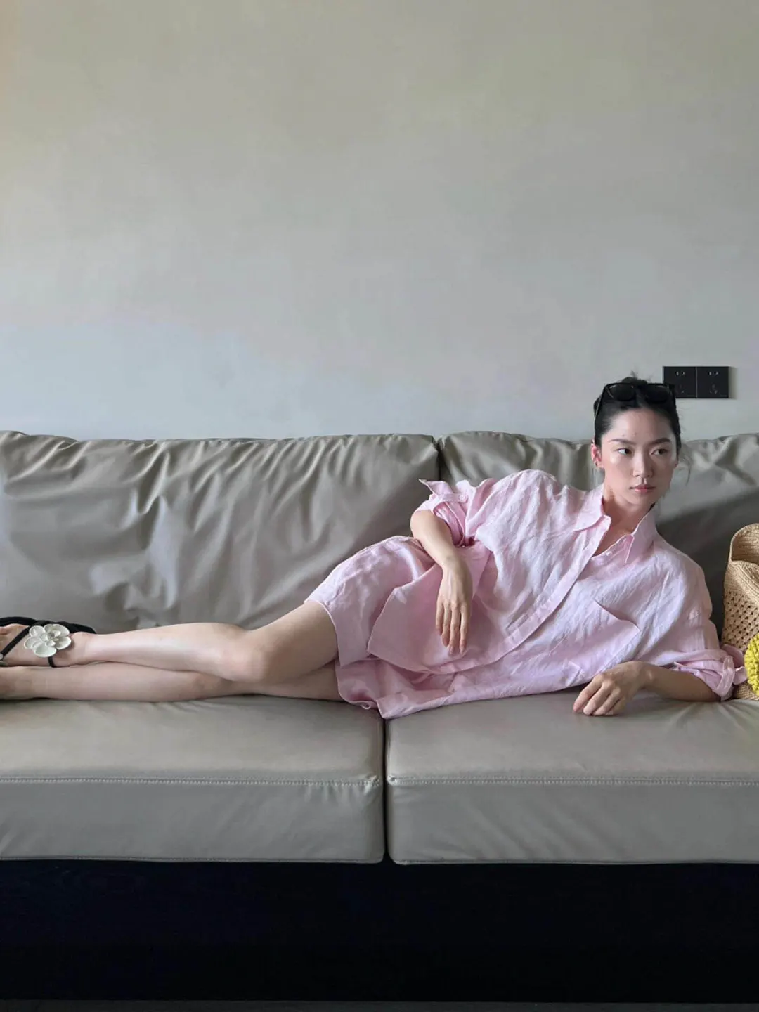 

Elegant Pink Casual Shirt Set Women's Summer Fashion Ensemble High Waist Shorts Two-Piece Suit Age-Defying Versatile Outfit