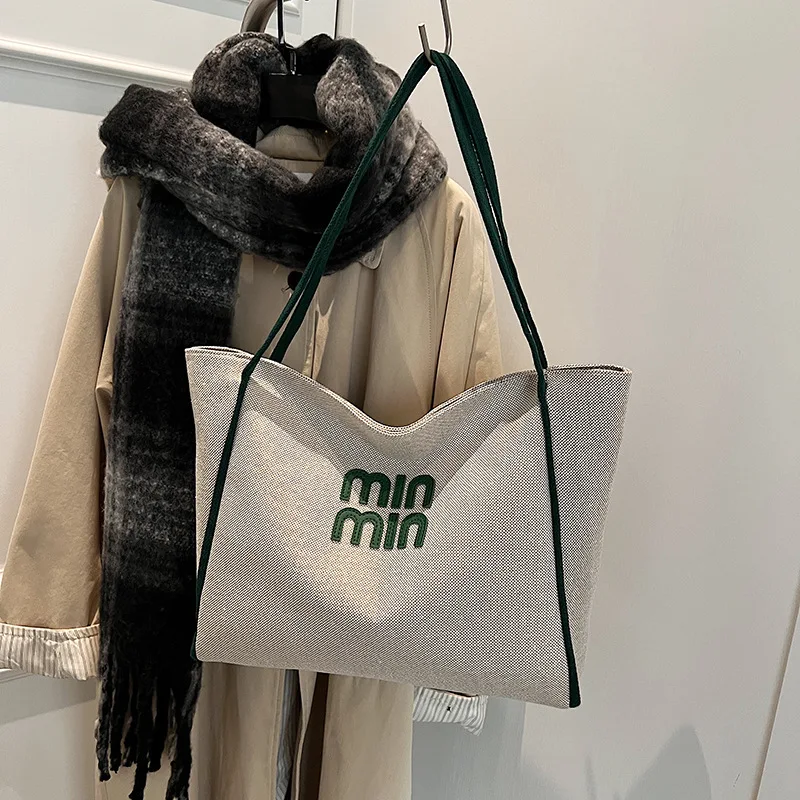 

‌Graphic Contrast Tote Bag - Bold Color Blocking, Structured Shape, Street Style Statement