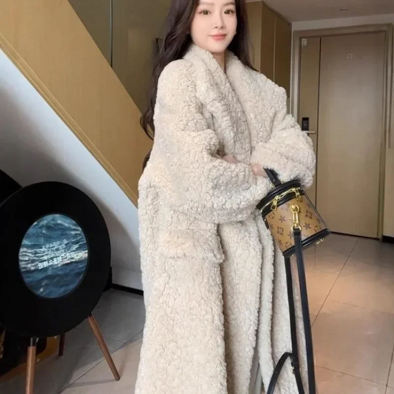 Winter 2025 New Women Lamb Fur OutCoat Female Fur One Network Red Explosive Lapel Thick Long Coat Pure Color Fur Warmth Jacket