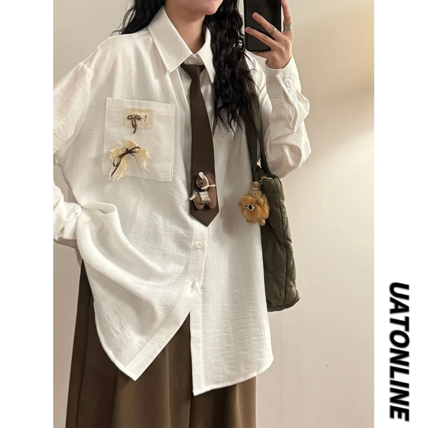 

UATONLINE2026 Spring American Retro Decorated Tie Design Long Sve irt ex Loose Fit Color Collar