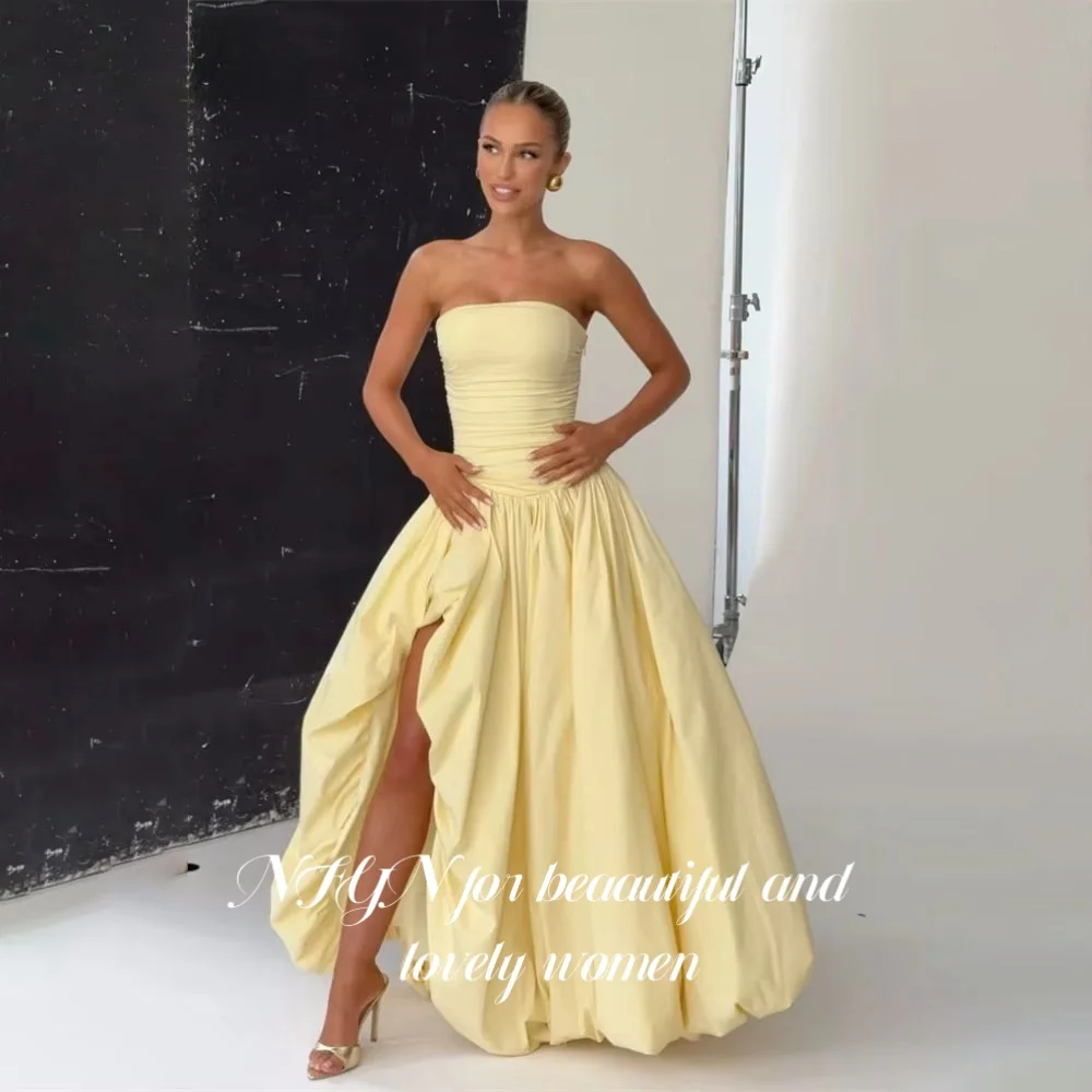 

NFYN Yellow Elegant Formal Gown Satin Strapless Prom Dress Ruched A-Line Pleat Sleeveless Evening Dress حزب فساتين Customized