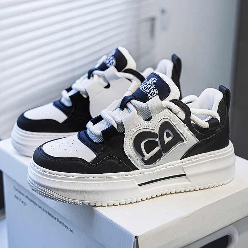 

2025 Autumn Men's New Breathable White Shoes Korean Version Trendy Versatile Thick Soled Sports Shoes Casual Board Shoes
