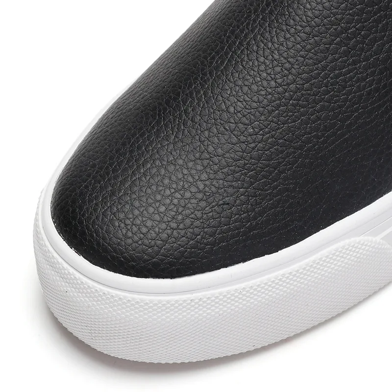 Women Sneakers Leather Shoes Trend Casual Flats Sneakers Female New Fashion Comfort Slip-on Loafers Platform Vulcanized Shoes