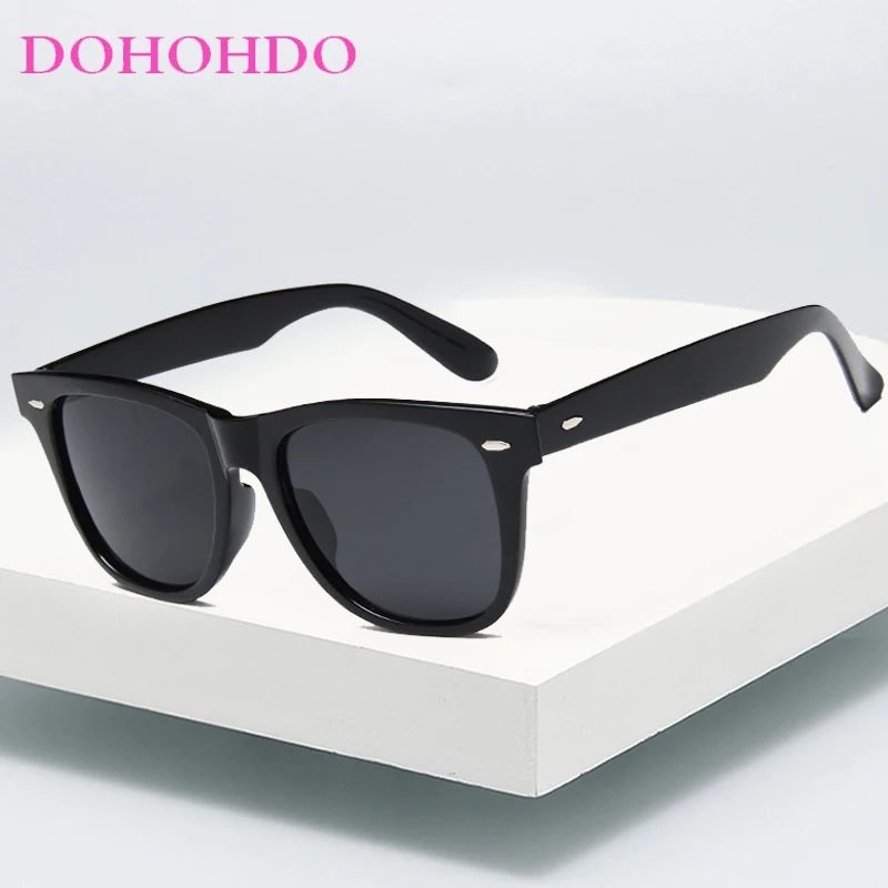 

Vintage Rivets Square Women Sunglasses For New Trendy Luxury Brand Designer Men Outdoors Travel Driving Sun Glasses Female UV400