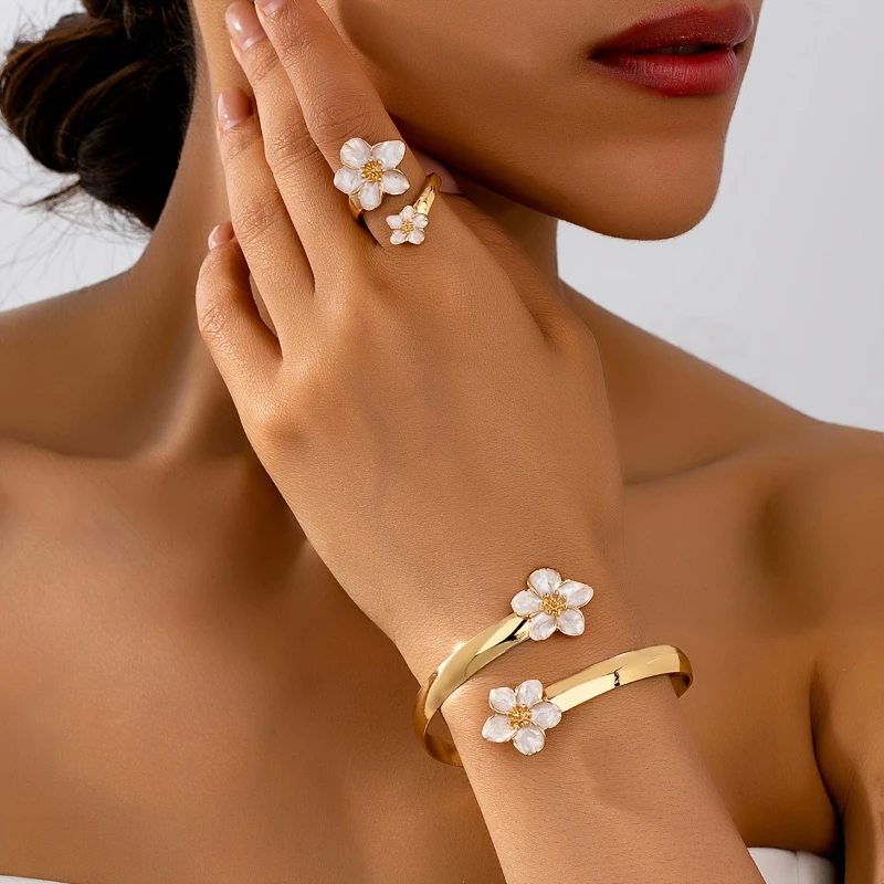 

European and American Fashion Flower Opening Bracelet Ring, Women's Personalized Creative Holiday Jewelry Accessories