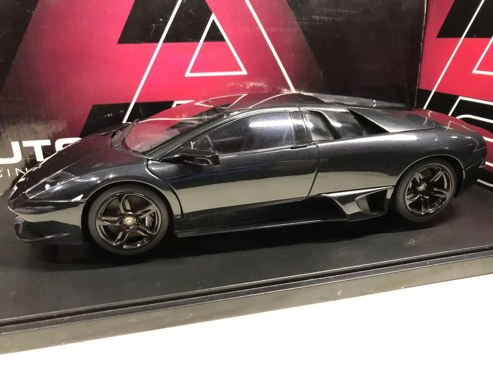 

Autoart 1:18 Murcielago LP640 Black Simulation Limited Edition, все открытые металлические статические модели автомобиля из сплава, игрушка в подарок
