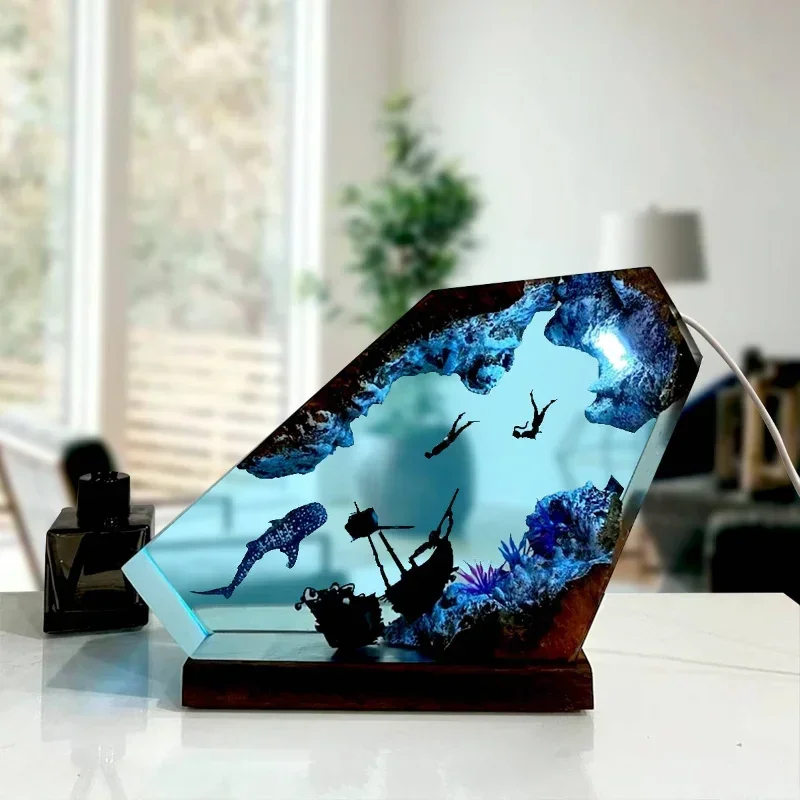 Seabed Exploration Organism Resin Table Light Creactive Art Decoration Lamp Diving Sunken Ship Theme Night Light USB Charge