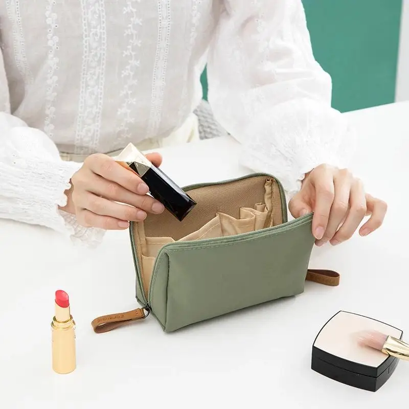 Kawaii Faltbare Kosmetiktasche, Tragbare Reise-Kosmetiktasche, Mini-Toilettentasche mit Münzfach, Aufbewahrungsorganizer, Geschenk für Frauen und Mädchen, 1 Stück – Detail 5