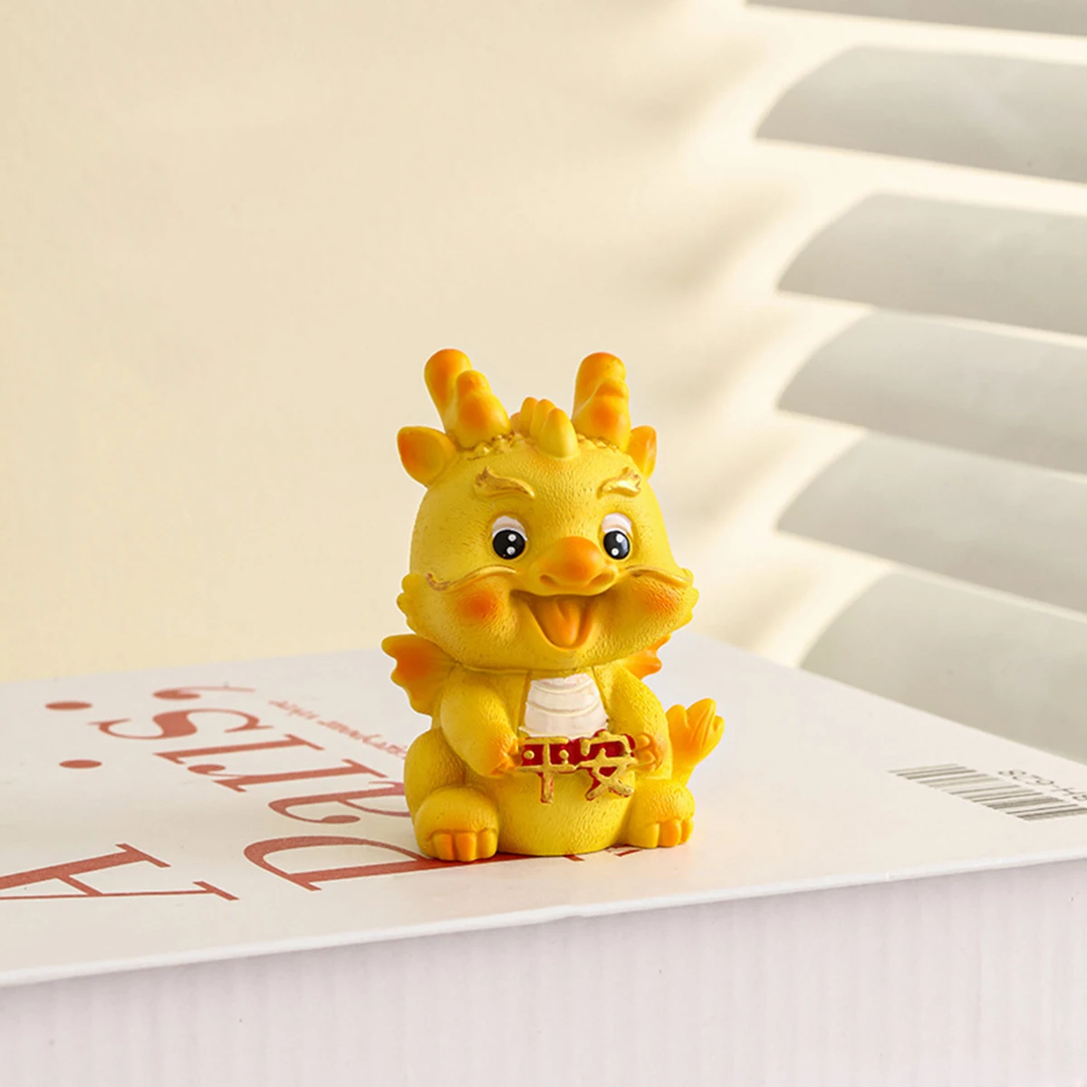 Mini Landschap Beeldje Levendige Kleur Cartoon Dragon Standbeeld Schattig 2024 Nieuwjaar Beeldje Ornament Voor Desktop Miniatuur