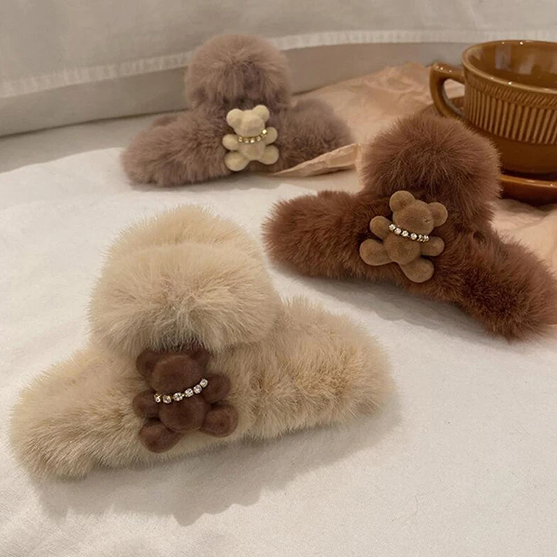 New Cute Bear Winter Plush Acrylic Hair Claw Clips Women Girls Large Korean Rabbit Fur Shark Hair Clip Hair Clip Hair Accessorie