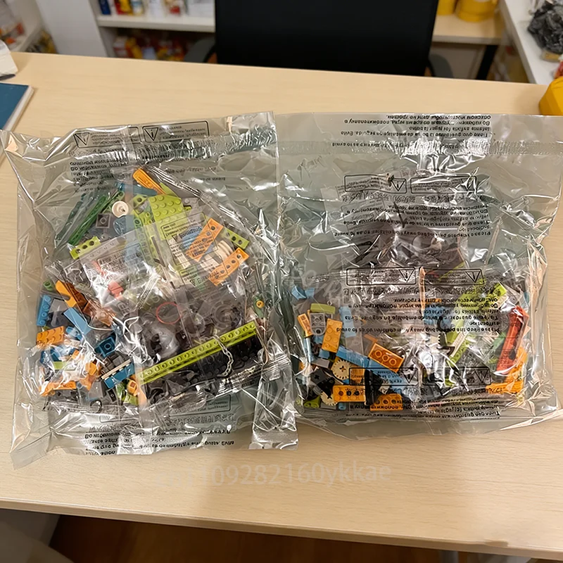 

NEW WeDo 2.0 Core Bricks Parts Compatible 45300 for STEM 2.0 Spare Robotics Parts School Educational Building Blocks Kids Toy