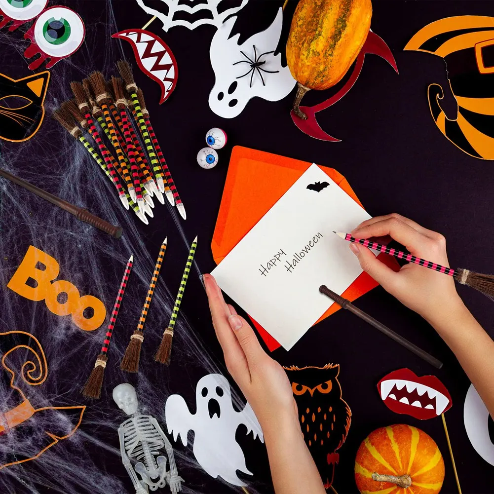 12x Set pensil tongkat penyihir Halloween, sapu pensil penyihir suka tema Halloween, tas pengisi barang ulang tahun