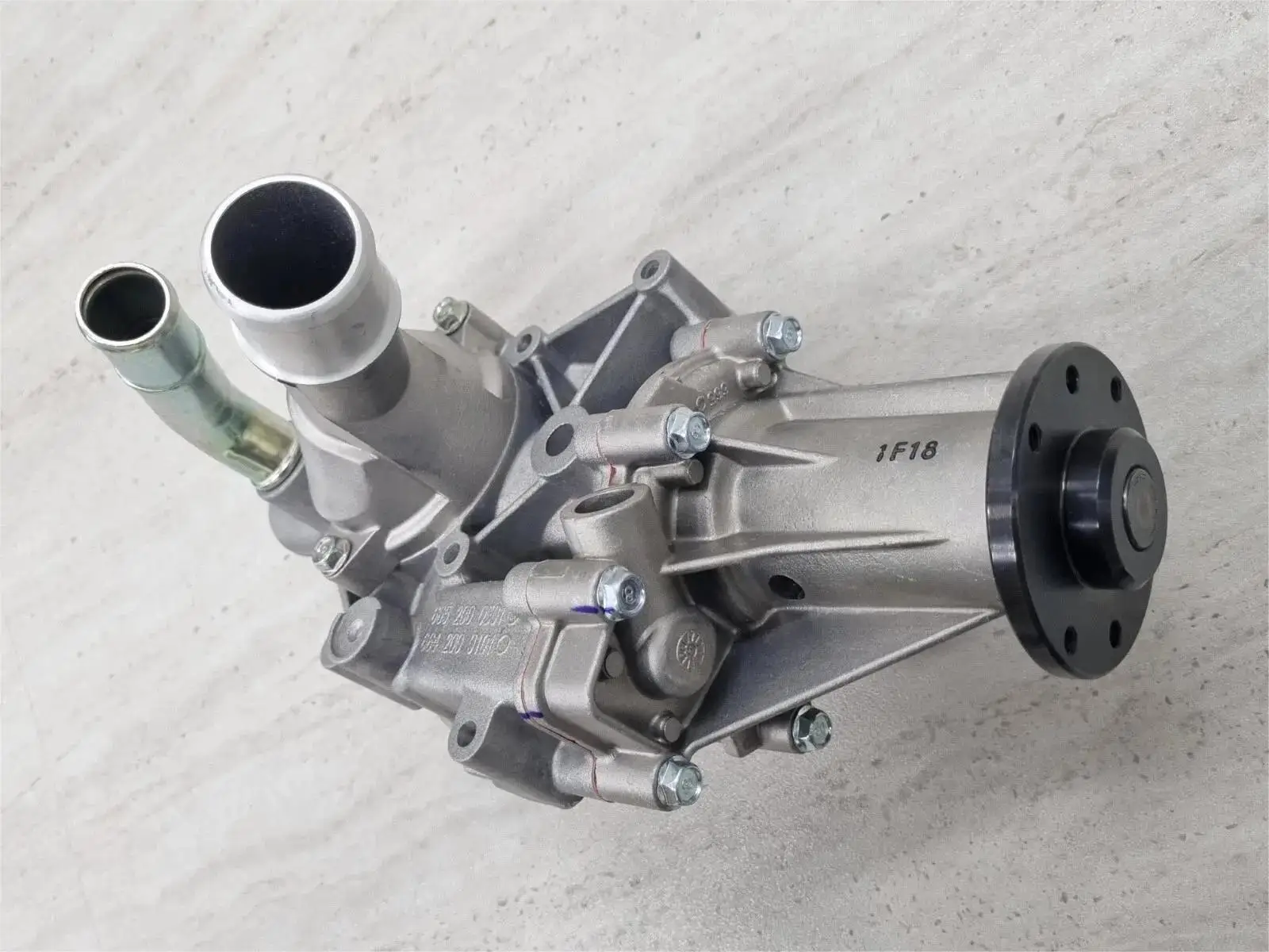 

Водяной насос для Ssangyong Rexton Rodius Kyron Actyon 6652001201