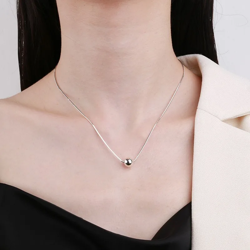 

Titanium steel necklace, Korean version of small fresh snake bone chain round ball, simple and versatile collarbone chain